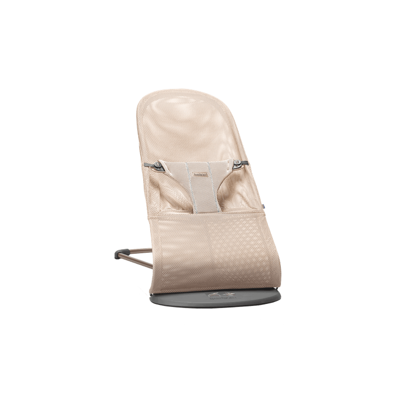 hamaca bliss mesh de babybjorn en color rosa perla.