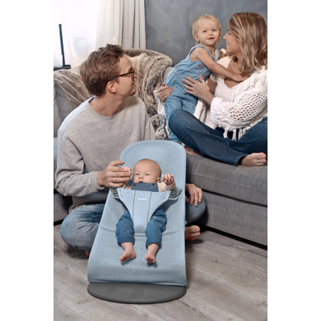 hamaca bliss mesh de babybjorn para bebés de 0 a 2 años.