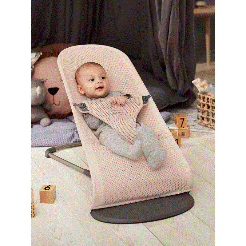 hamaca bliss mesh de babybjorn para bebés de 0 a 2 años.