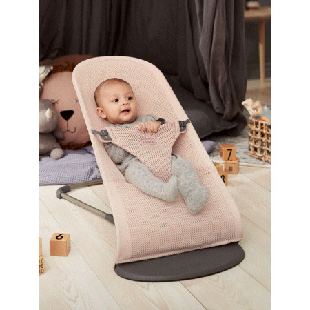 hamaca bliss mesh de babybjorn para bebés de 0 a 2 años.