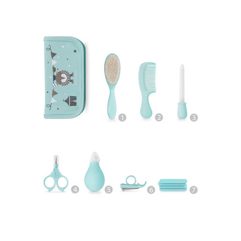 Baby Kit de Miniland en color azure. Kit de baño con múltiples accesorios y estuche.