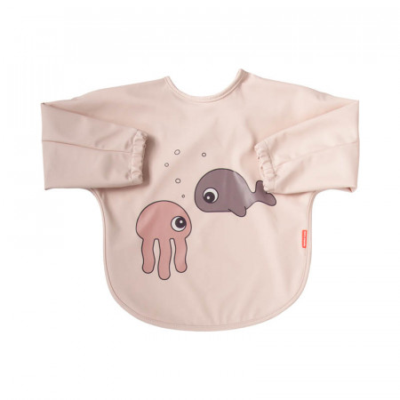babero con mangas sea friends de done by deer en color powder