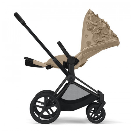 silla de paseo priam de la colección simply flowers de cybex en el color nude beige