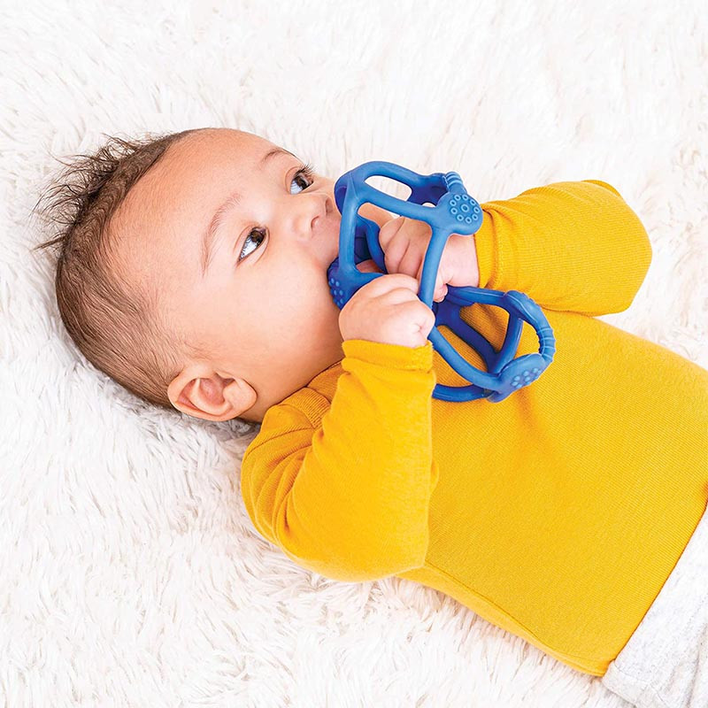 2 pelotas mordedor de nattou en el color azul petróleo azul claro