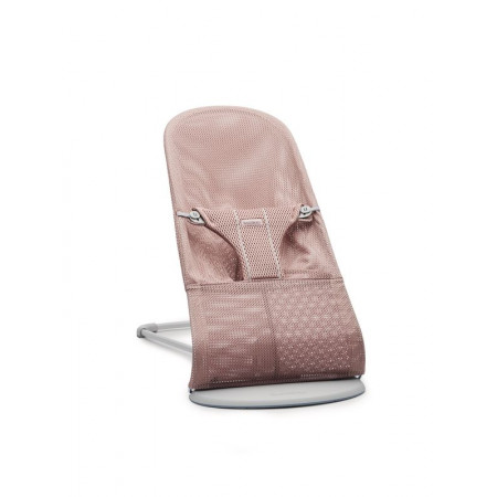 hamaca bliss mesh de babybjorn en color rosa palo.