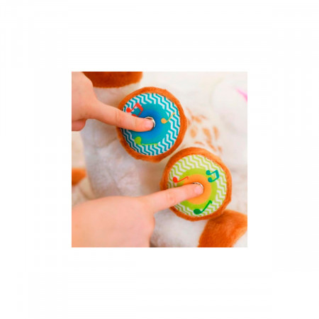 peluche touch and music de sophie la girafe con dos sensores de las patitas delanteras.