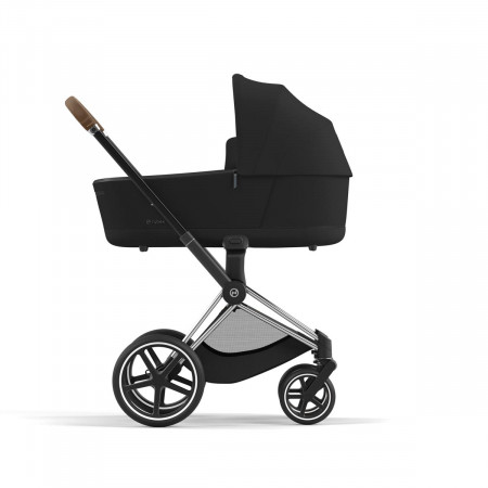 Cochecito PRIAM 2022 de Cybex en color deep black y chasis chrome brown.