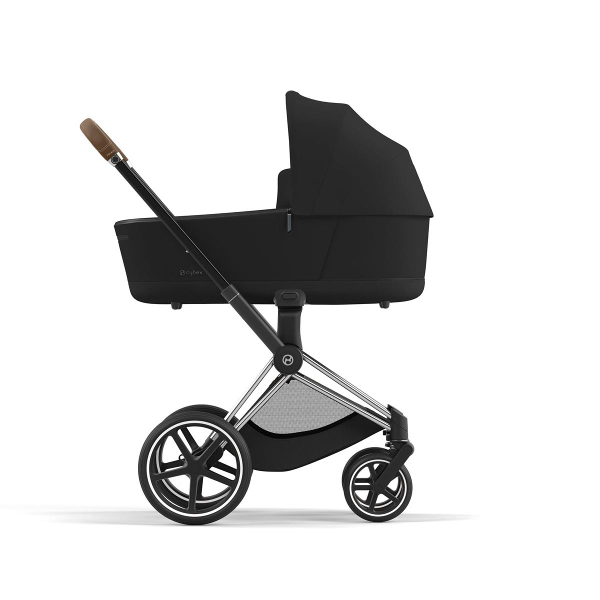 Cochecito PRIAM 2022 de Cybex en color deep black y chasis chrome brown.