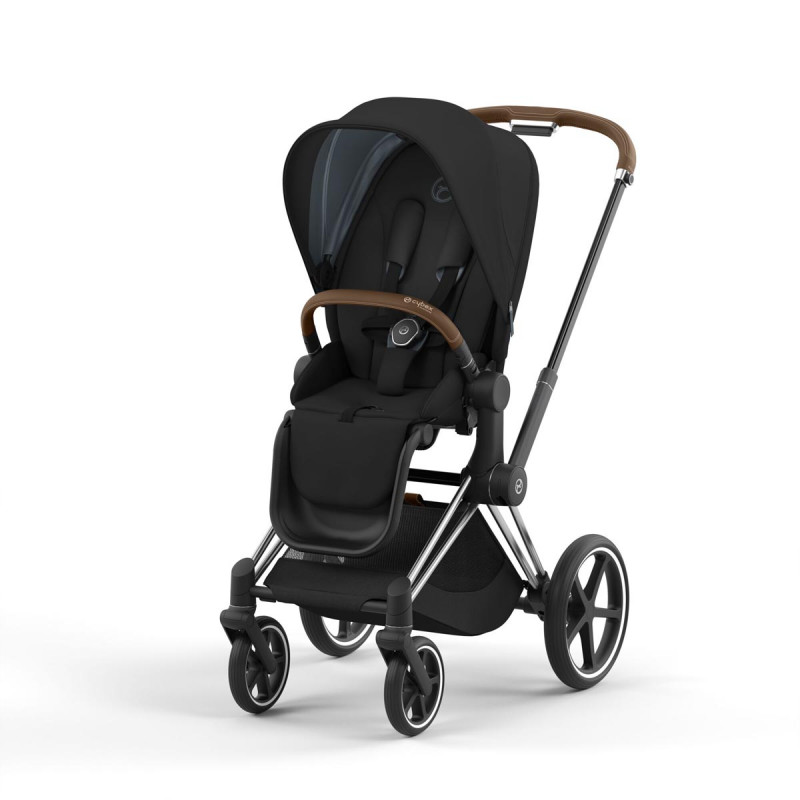 Silla de paseo PRIAM 2022 de Cybex en color deep black y chasis chrome brown.