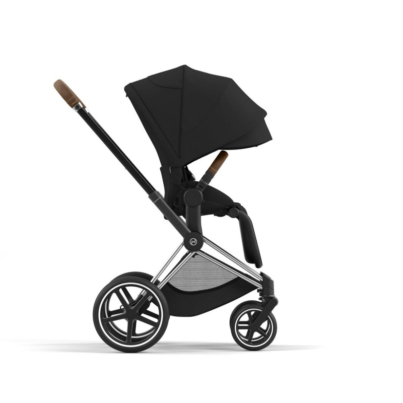 Silla de paseo PRIAM 2022 de Cybex, cuenta con una capota solar XXL extensible con protección UPF50+.