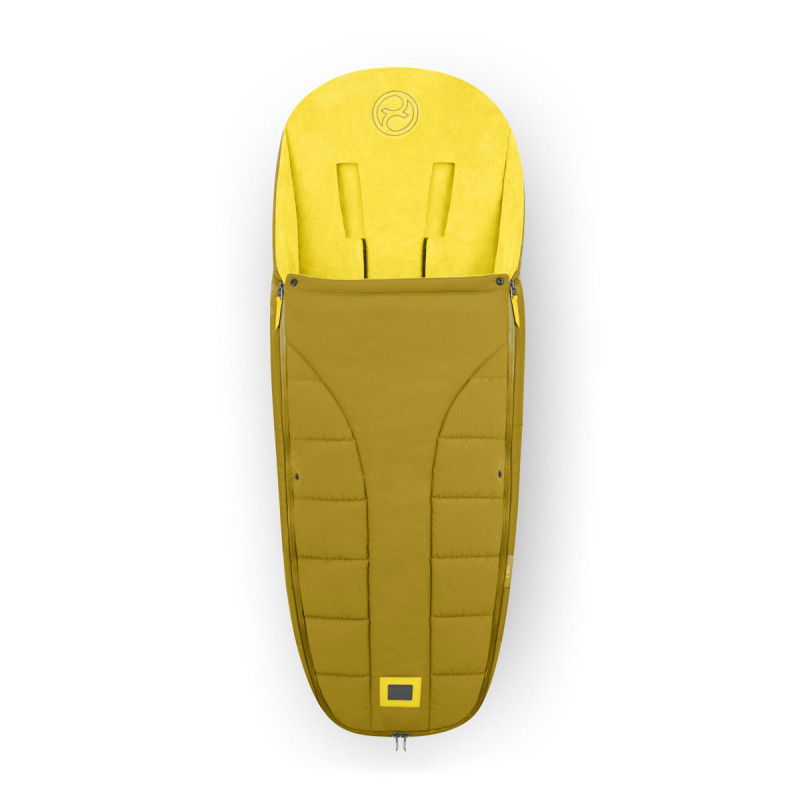 Saco 2022 de Cybex en color mustard yellow.