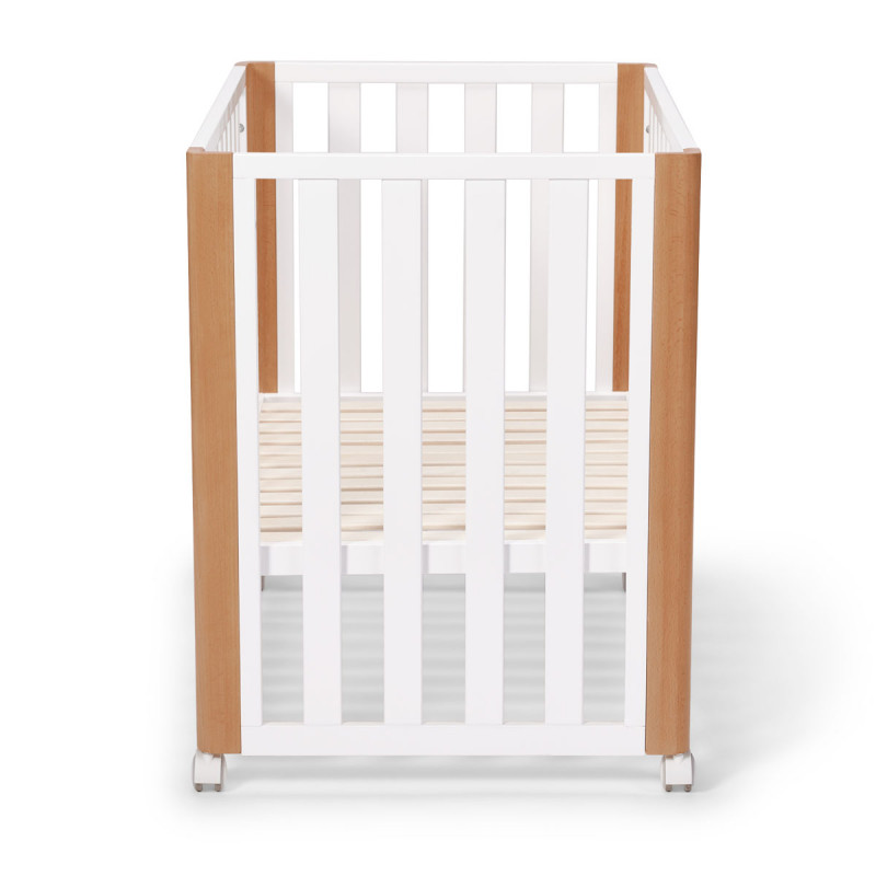 Minicuna Koya 4 en 1 de Kinderkraft, con una estructura hecha de madera natural y resistente.