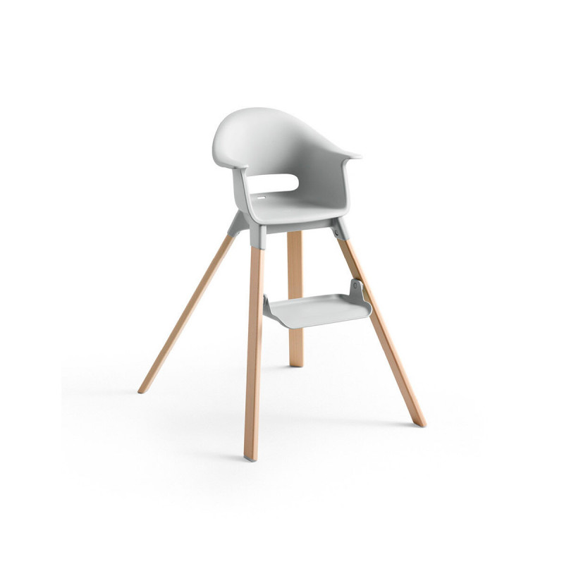 Trona Clikk de Stokke con un reposapiés ajustable en dos posiciones para una postura ergonómica y cómoda.