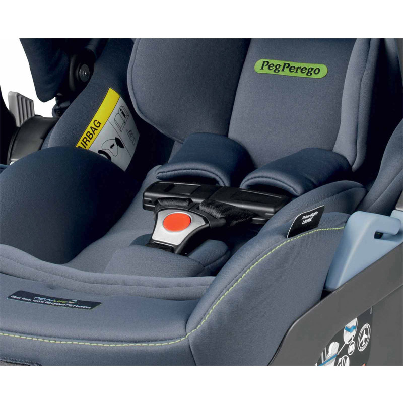 Tanto el reposacabezas y los cinturones son regulables simultáneamente en 6 posiciones.