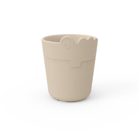 Mini taza Kiddish Croco de Done by Deer en color arena.