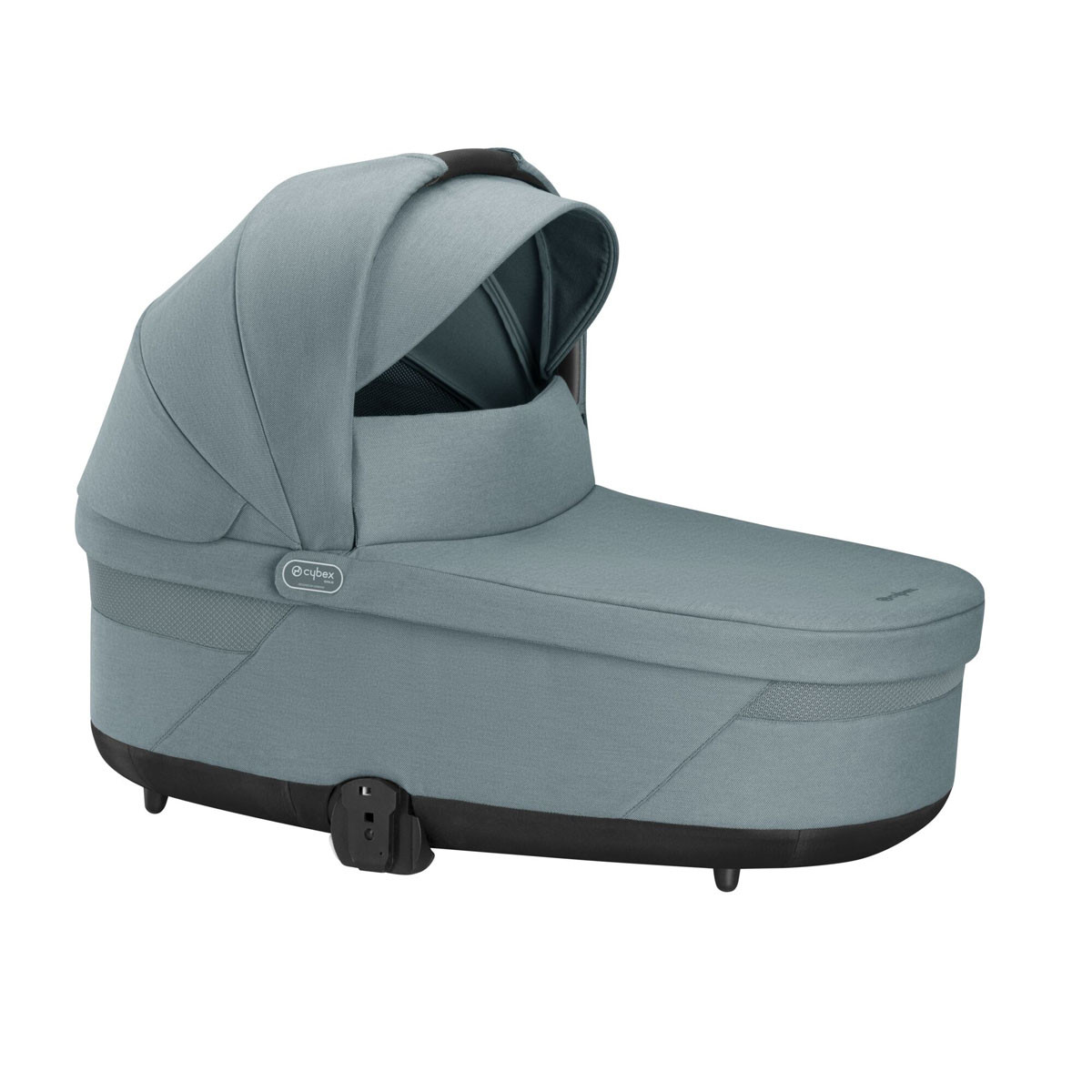 Capazo Cot S Lux 2023, protegerá a tu bebé con la capota solar UPF 50+ XXL, que incluye un visor y una ventana de malla.