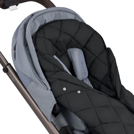 Saco de silla universal Snooga 2 de Cybex, con capota ajustable tanto para el frío como para el calor.