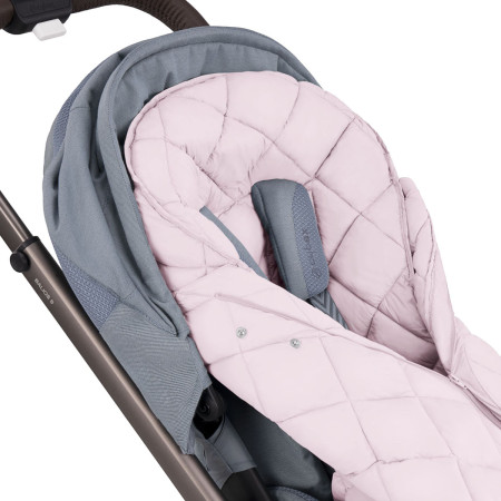 Saco de silla universal Snooga 2 de Cybex, con capota ajustable tanto para el frío como para el calor.