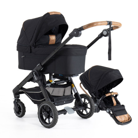 Cochecito dúo NXT60 ERGO de Emmaljunga en color OUTDOOR BLACK.