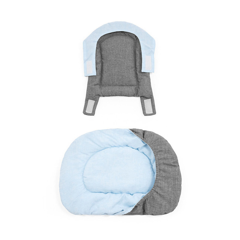 Cojín para Stokke Nomi en color gris y azul.