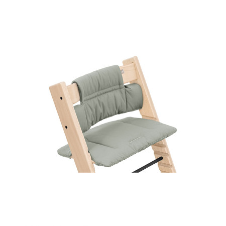 Cojín para silla Tripp Trapp de Stokke en color glacier green, colocado para silla.