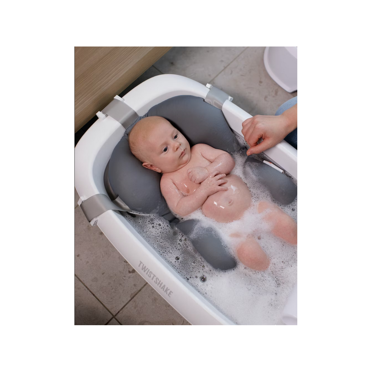 La nueva bañera plegable de bebé de Twistshake Baby