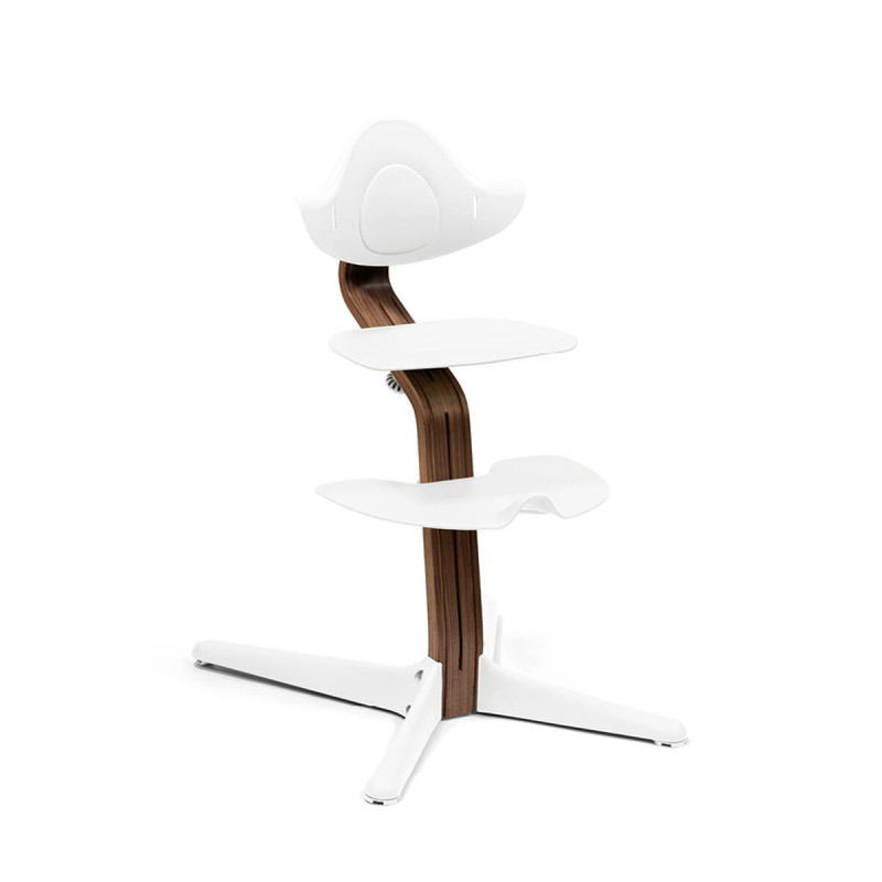 Trona evolutiva Nomi de Stokke en color blanco nogal.