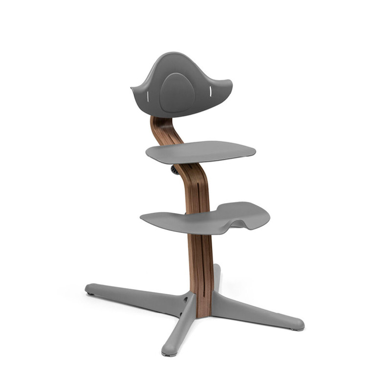 Trona evolutiva Nomi de Stokke en color gris nogal.