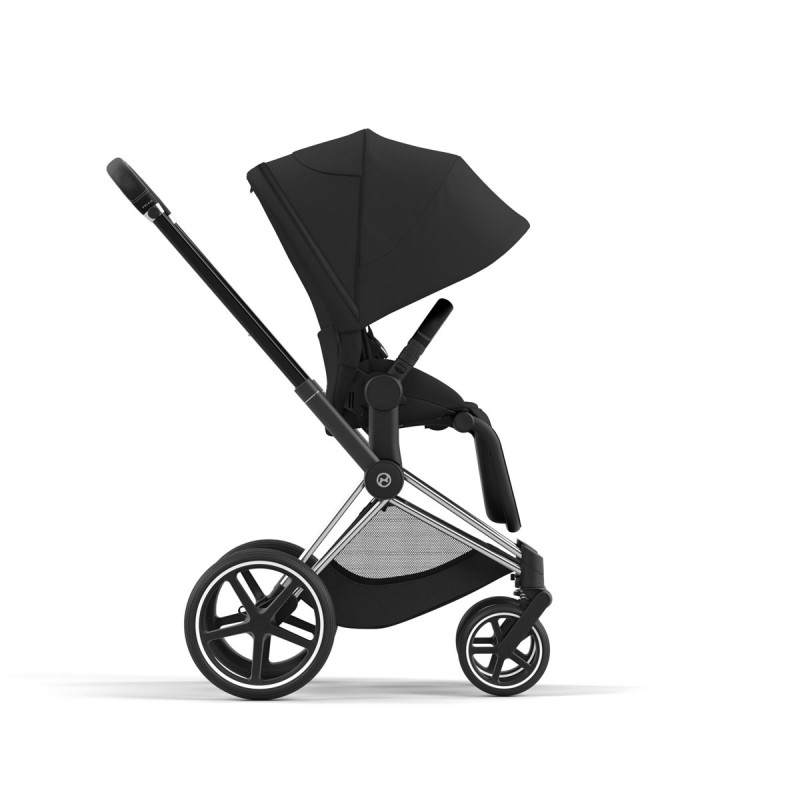 Silla de paseo Priam Platinum de Cybex, asiento orientado tanto hacia delante como hacia los padres.