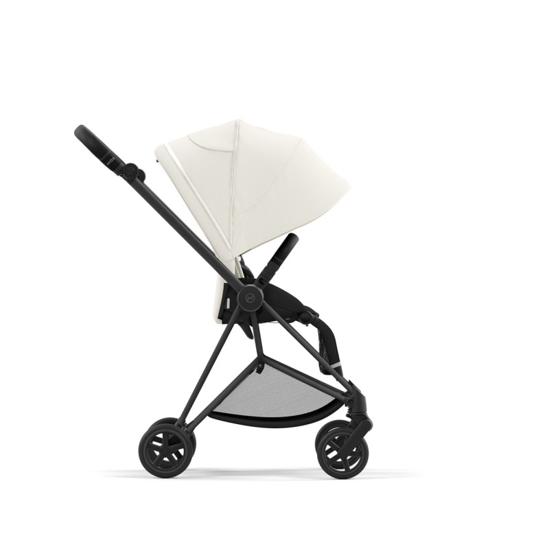 Silla de paseo Mios Platinum de Cybex, con capota solar extensible UPF50+ y una ventana para estar en contacto con tu bebé.