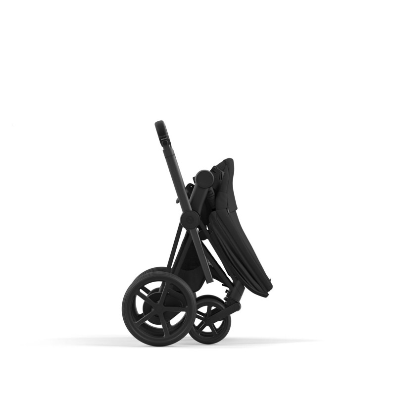 Silla paseo inteligente e-Priam Platinum de Cybex, plegado compacto con una sola mano.