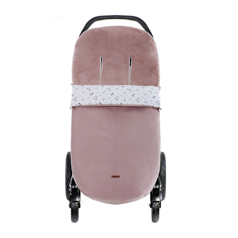 Saco de silla universal para invierno, Tasia MA de Uzturre, en color rosa y pelito rosa.