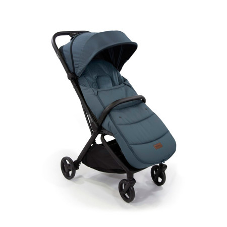 Saco de silla universal Dart de Jané para invierno en color azul seal u79 colocado en silla