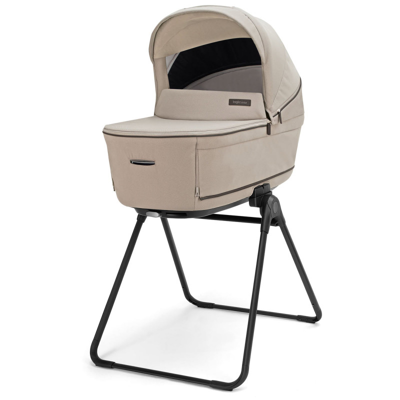 capazo sobre soporte del carrito DUO Aptica de Inglesina en vicuna beige