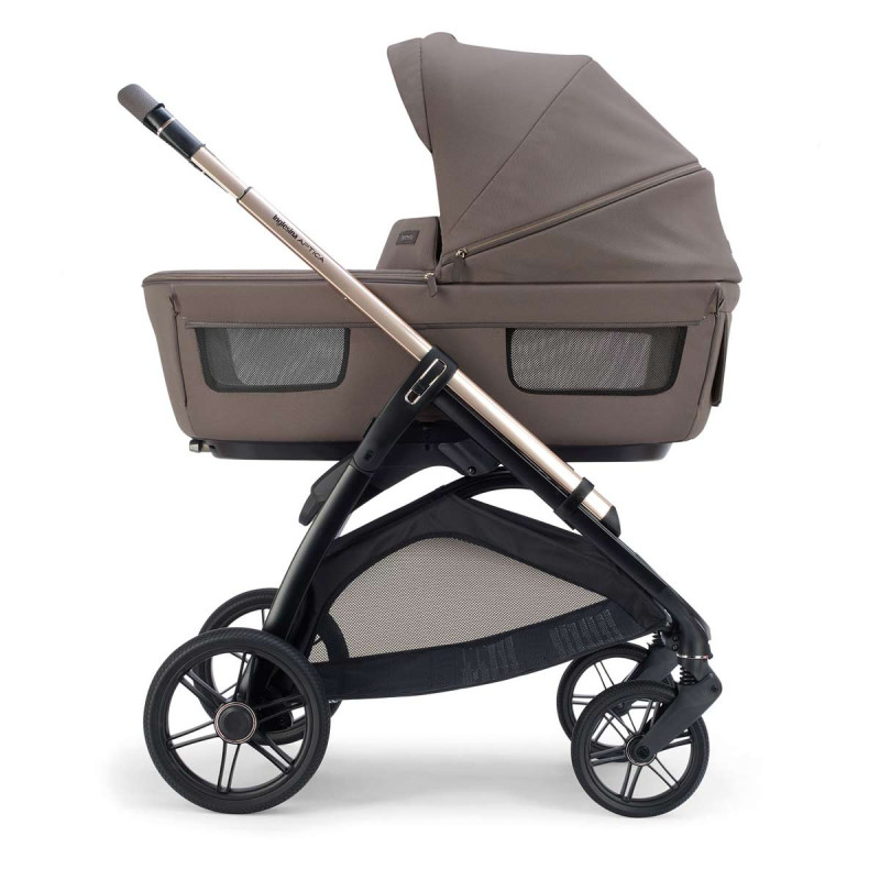 capazo del carrito DUO Aptica de Inglesina en marrón essence mokka