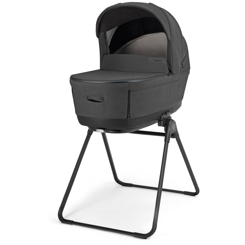 capazo sobre soporte del carrito DUO Aptica XT de Inglesina en gris magnet grey