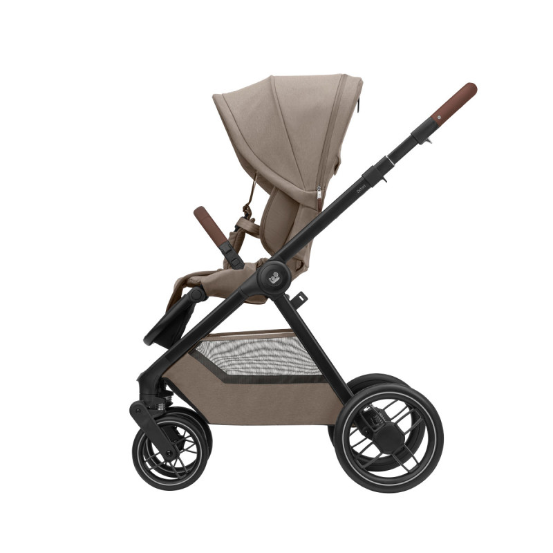 vista lateral de la silla de paseo del carrito de bebé Oxford+ de Maxi-Cosi en beige twillic truffle