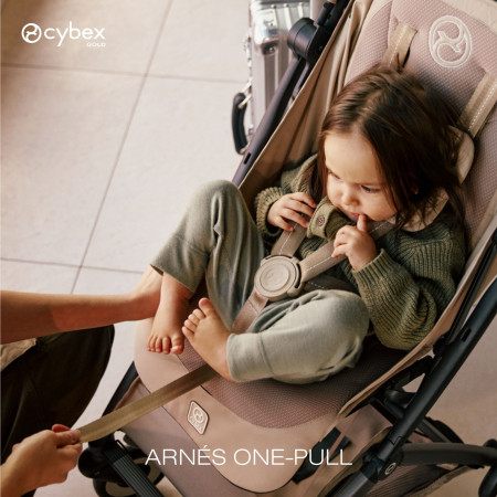 detalle del arnes one-pull de cybex