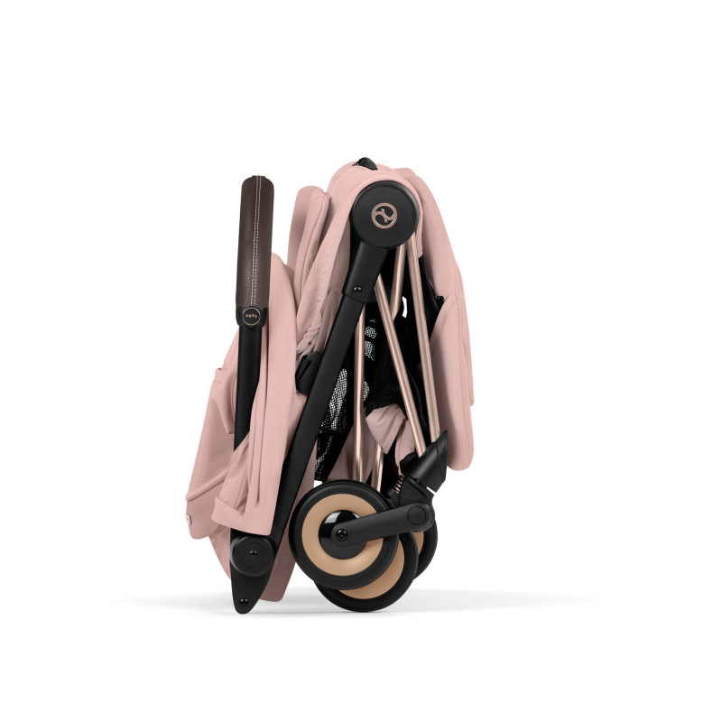 Cybex Coya Style silla de paseo compacta en color peach pink con chasis rosegold plegada