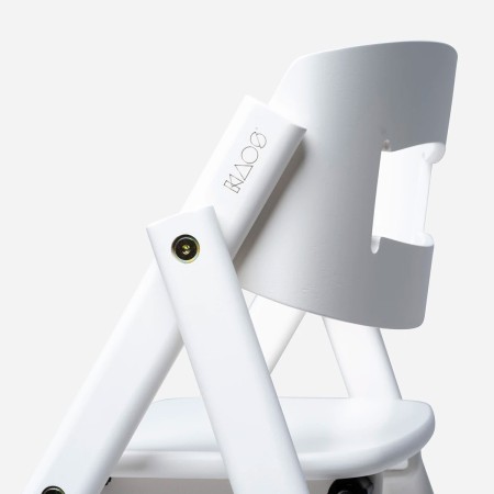 detalle de la trona evolutiva plegable Klapp de KAOS en haya Beech White