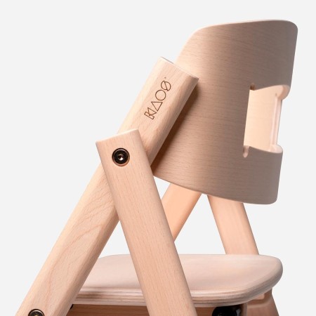 detalle de la trona evolutiva plegable Klapp de KAOS en haya Beech Natural