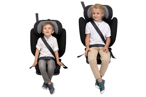 dos niños sentados en la silla de coche i-size 100-150 cm fold&go de Chicco