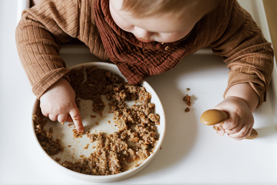 Cómo iniciar la alimentación sólida del bebé: guía práctica y segura